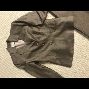 Tahari womens suit size 8